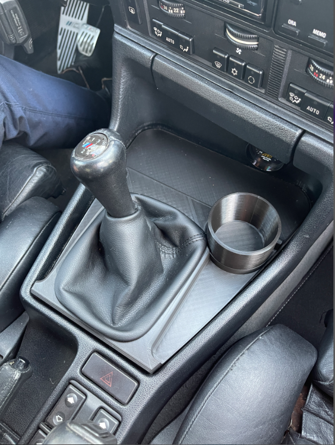 3D модель Органайзер с подстаканником для BMW E34 - фото 3