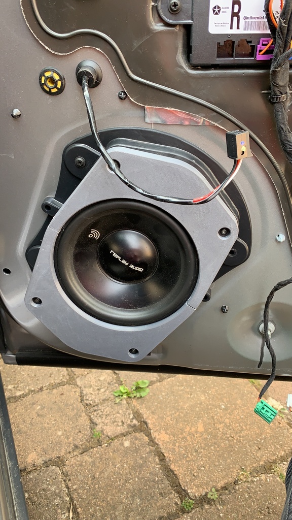 Адаптер для установки компонентных динамиков 6.5" в двери Challenger