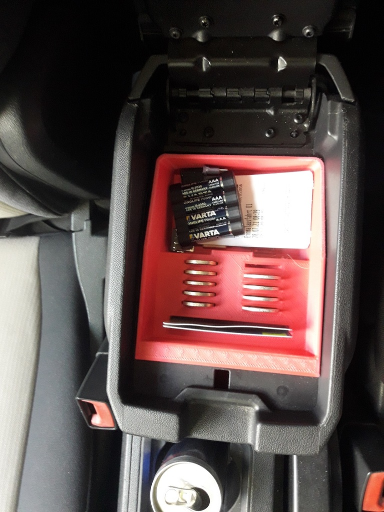 Вставка подлокотника для Dodge Journey