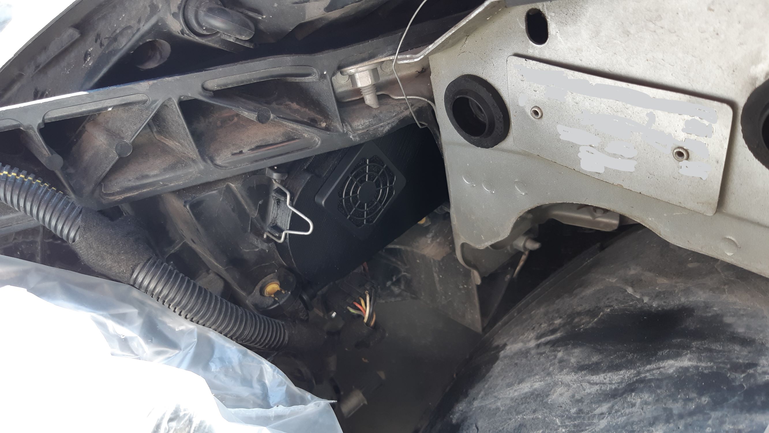 Модификация задних крышек для H7 LED-ламп в Opel Corsa D