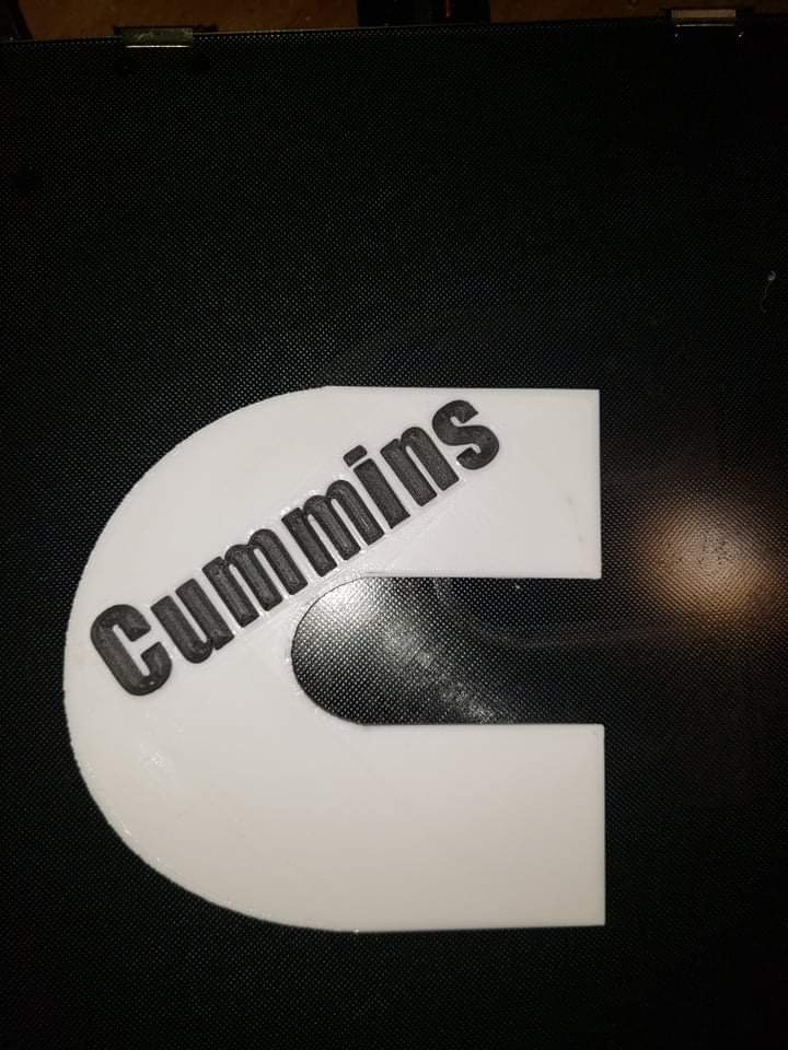 3D модель буквы C с текстом Cummins