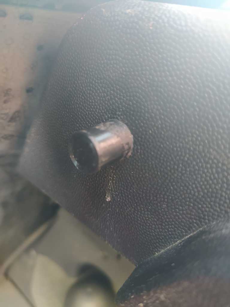 Петля полки OPEL CORSA C - Петля лотка - Задняя полка