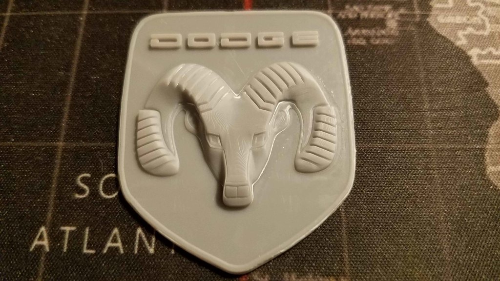 Эмблема Dodge