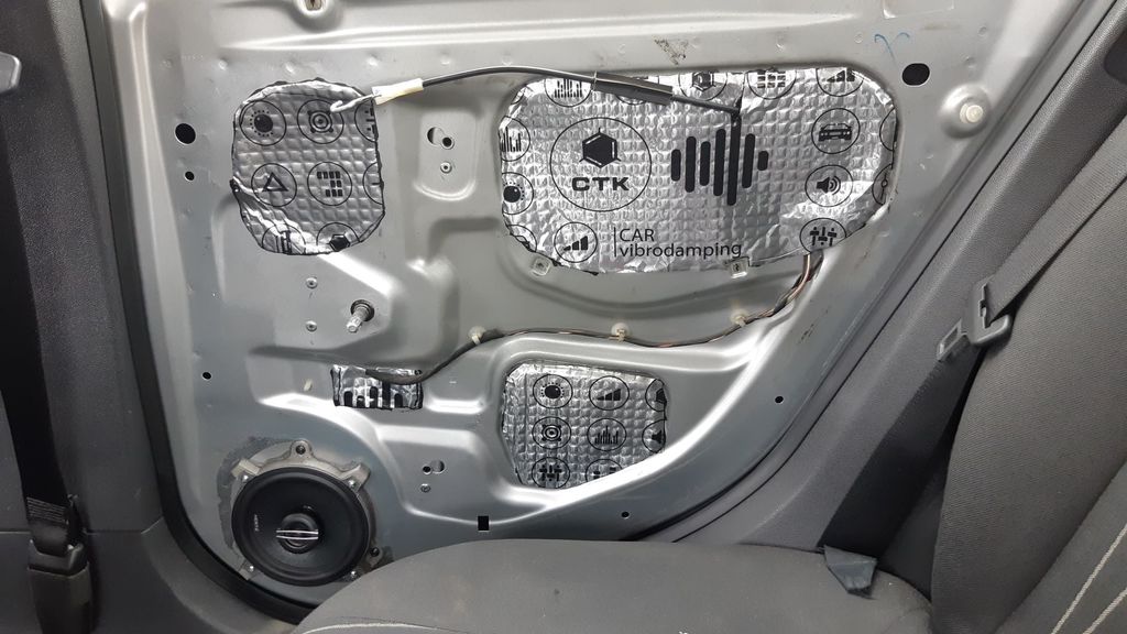 Адаптеры для задних колонок 13 см (5.25 дюйма)