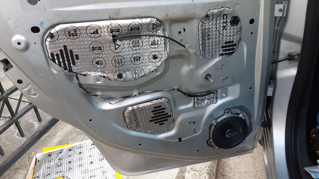 Адаптеры для задних колонок 13 см (5.25 дюйма)