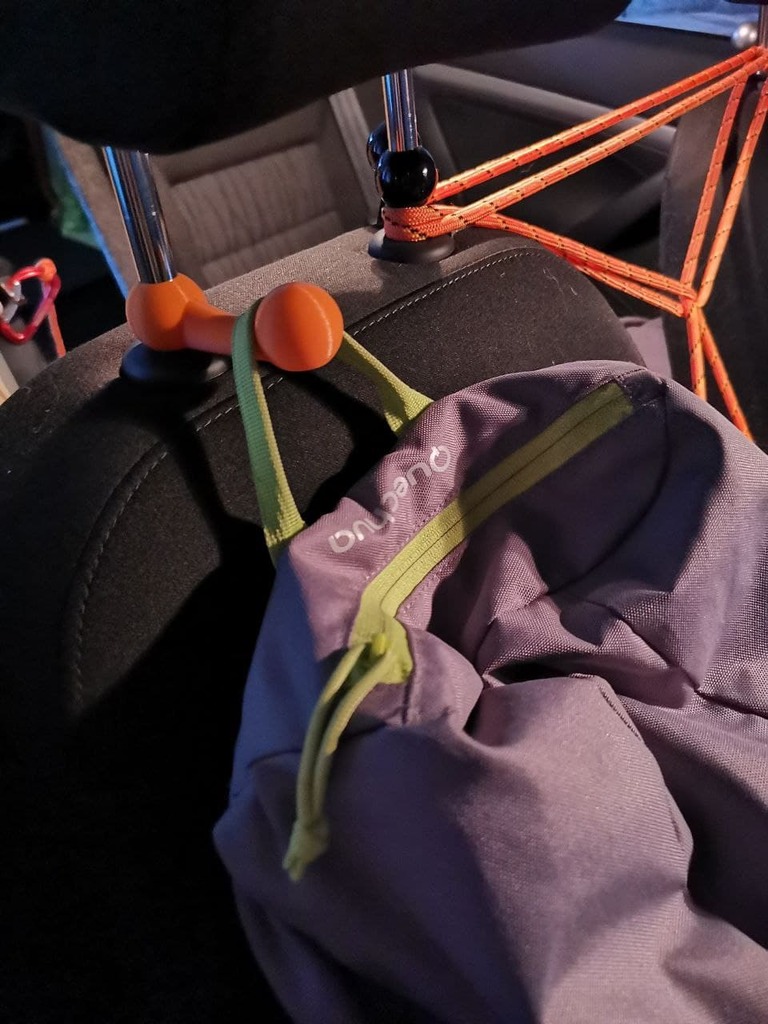 Измерьте диаметр стержня подголовника