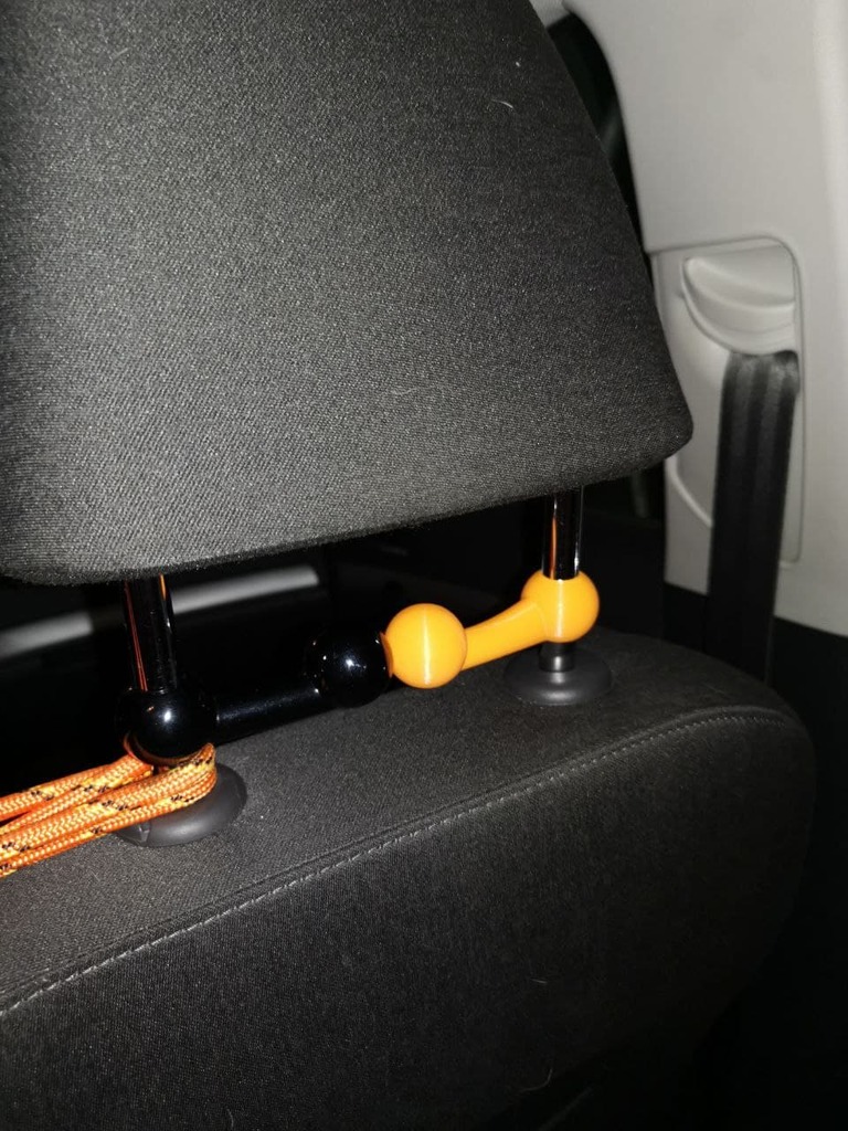 Измерьте диаметр стержня подголовника