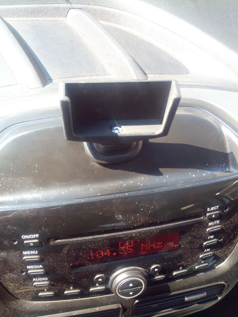 Крепление телефона на панели Fiat Doblo