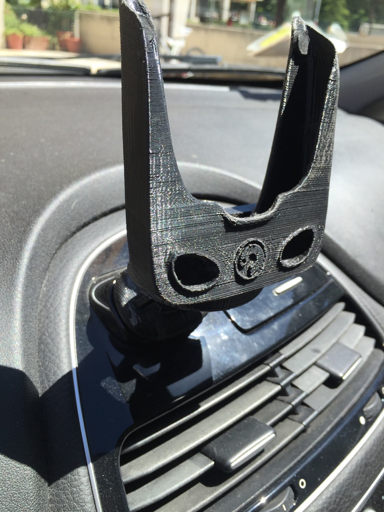 Крепление iPhone 6 Plus на вилке TomTom для Fiat