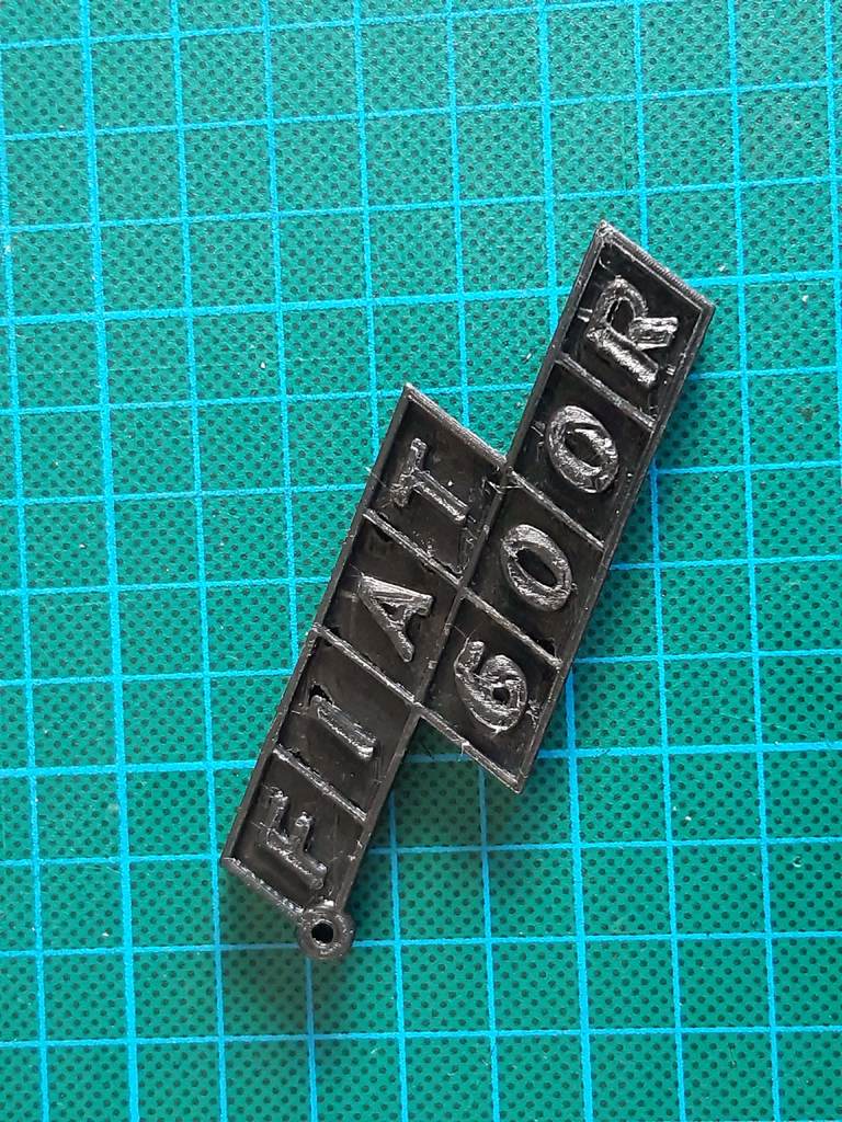 Старинный брелок с логотипом Fiat