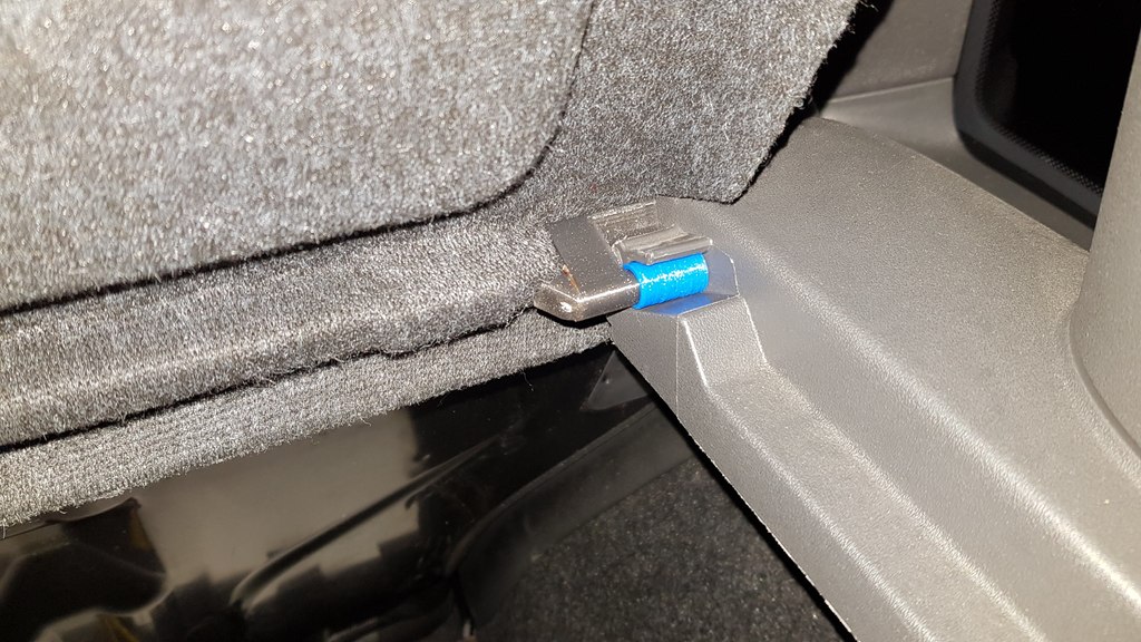 Пин полки Fiat Panda