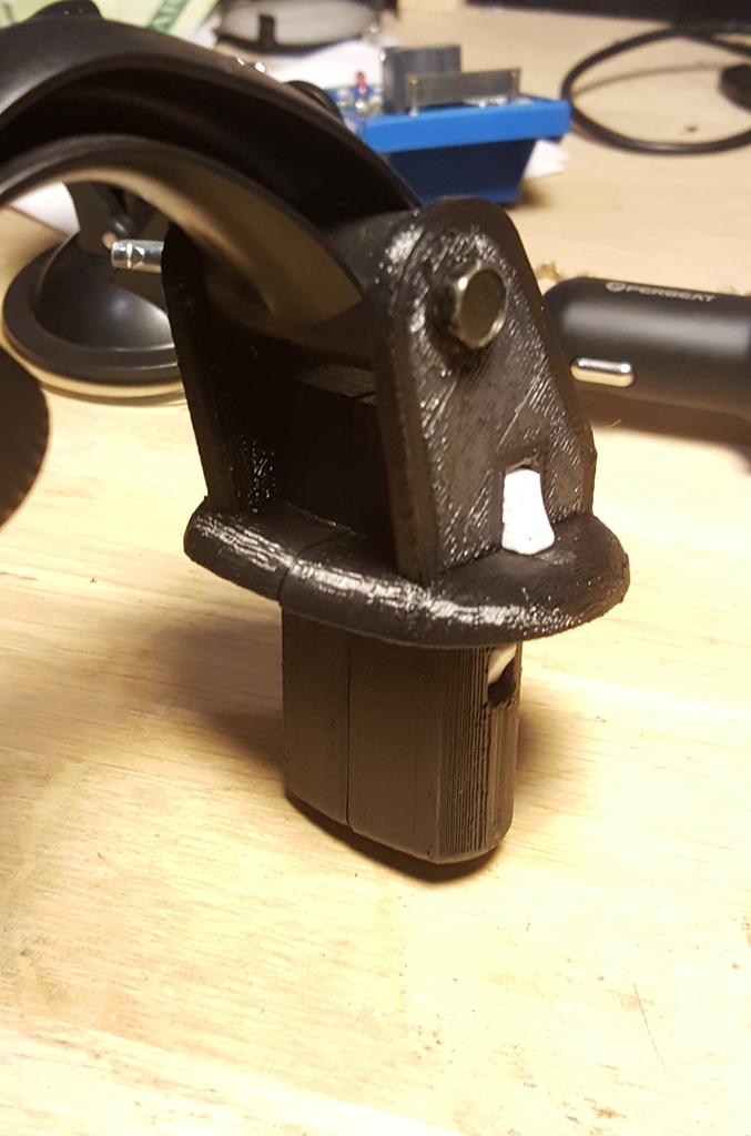 Магнитный крепеж для смартфона Fiat Punto Evo