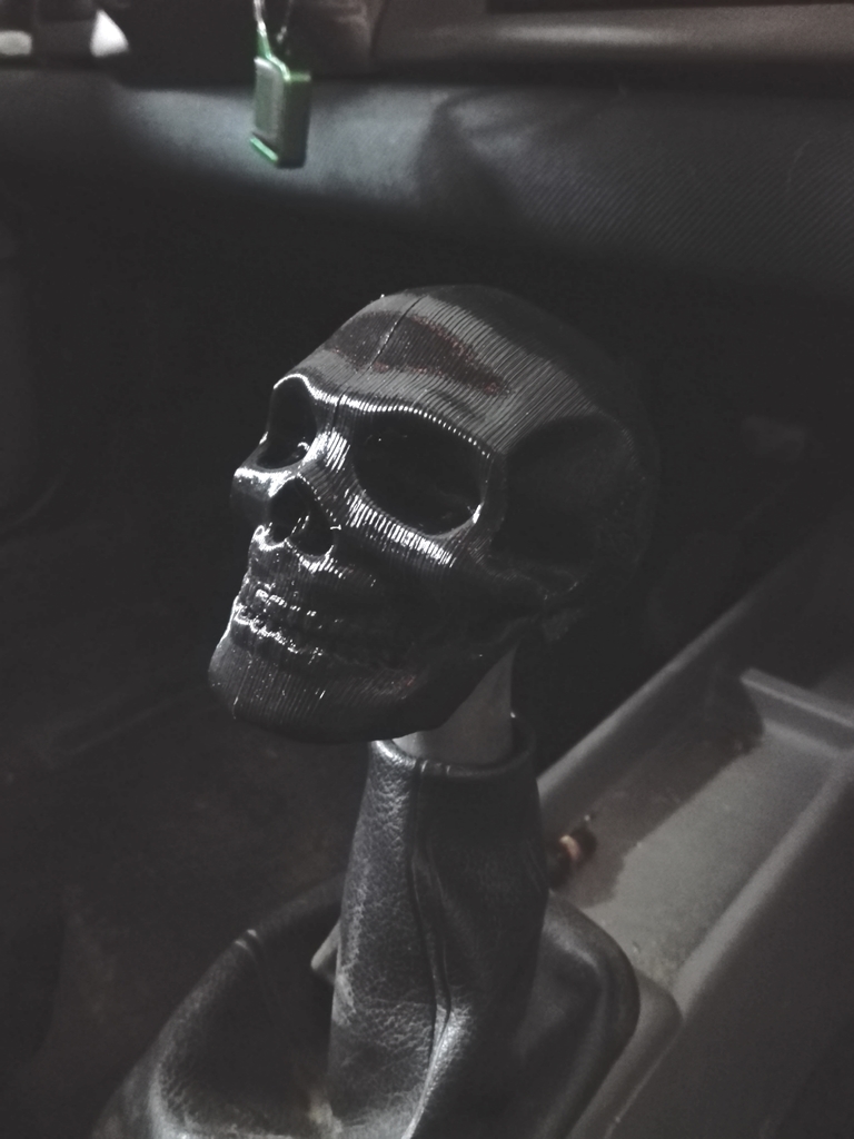 Череп для оверлея на ручке передачи