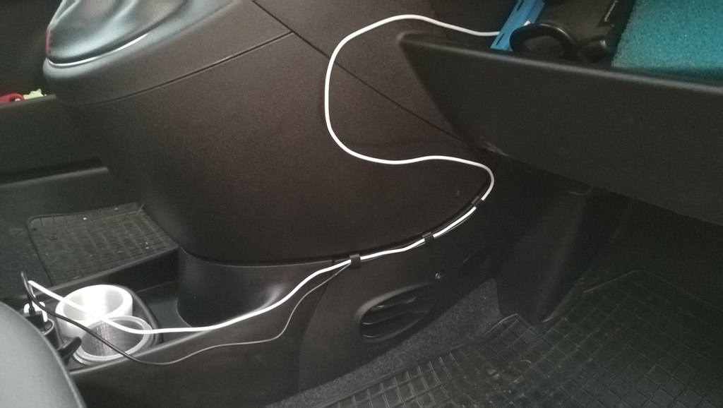 Клипсы для USB-кабелей