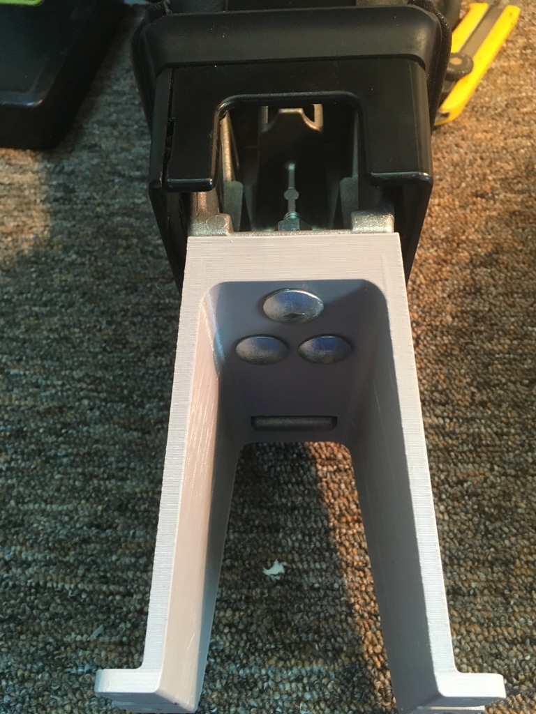 Кронштейн подлокотника Fiat Grande Punto