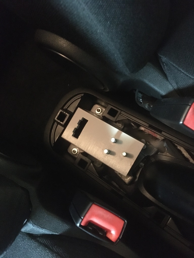 Кронштейн подлокотника Fiat Grande Punto