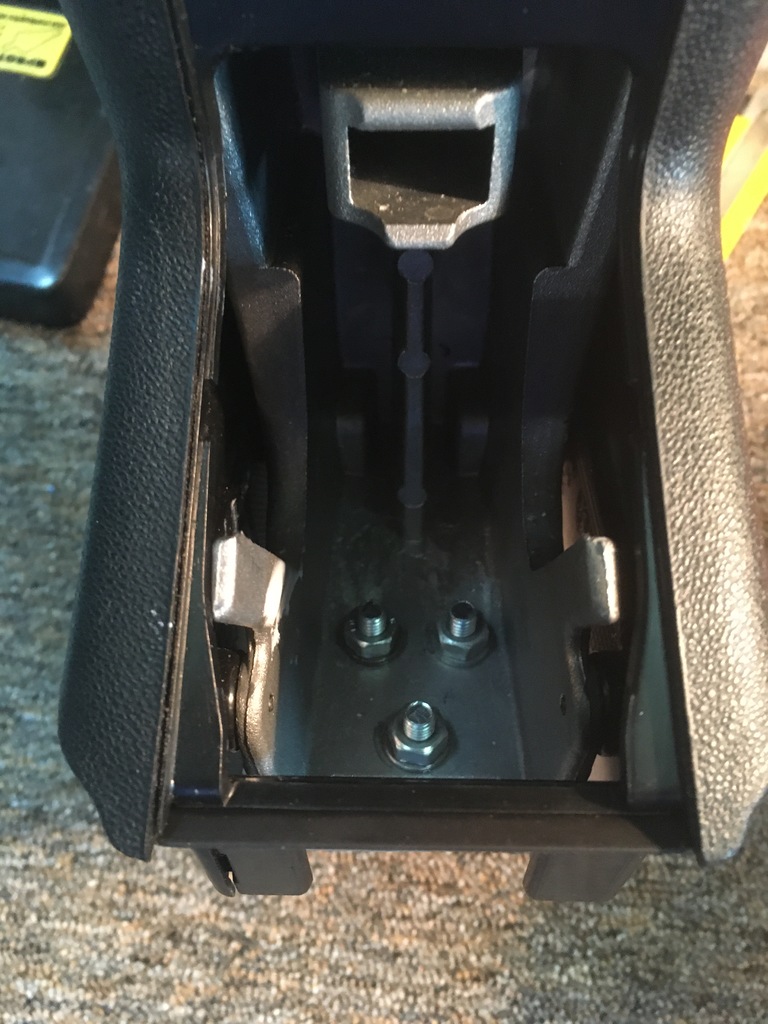 Кронштейн подлокотника Fiat Grande Punto