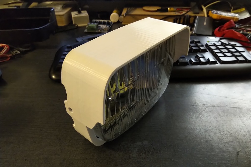 Рамка фары для венгерского Fiat 126p