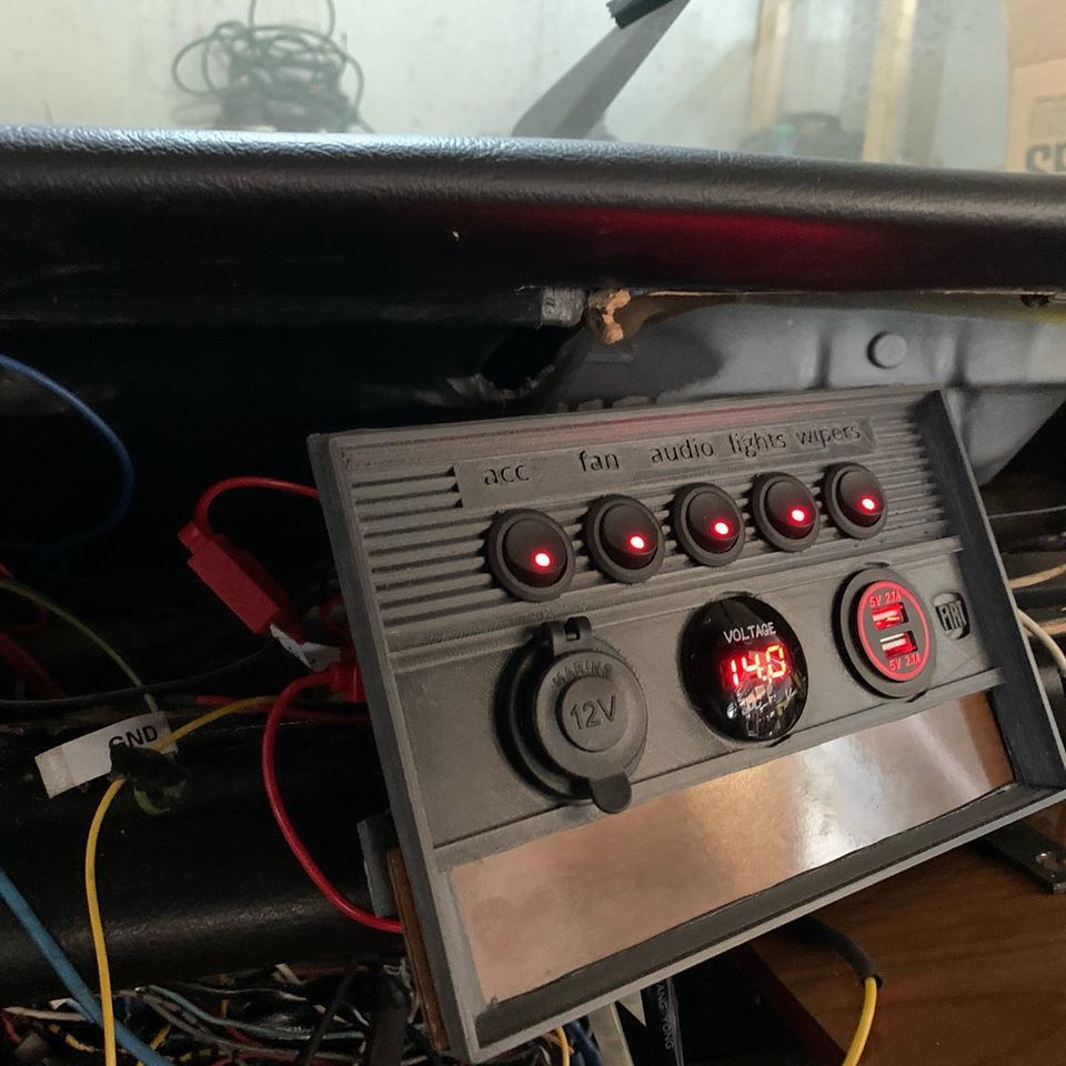 Заменяющая панель для Fiat 124 Spider 2000 (классика)