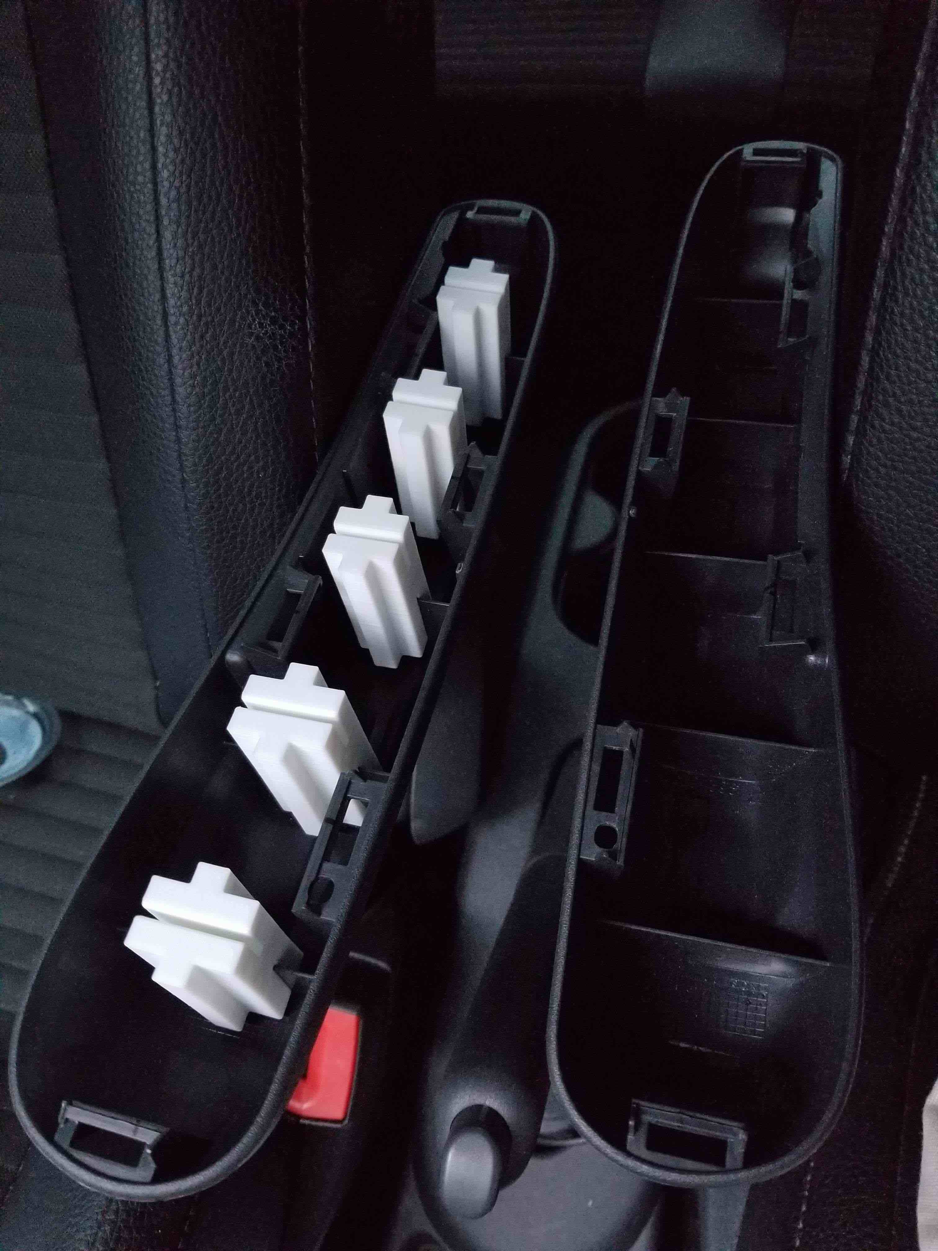 Крепления для подлокотников Fiat 500