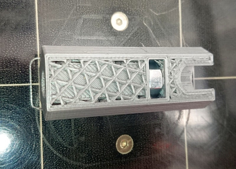 Модель 3D крепежа фонаря для Fiat Punto