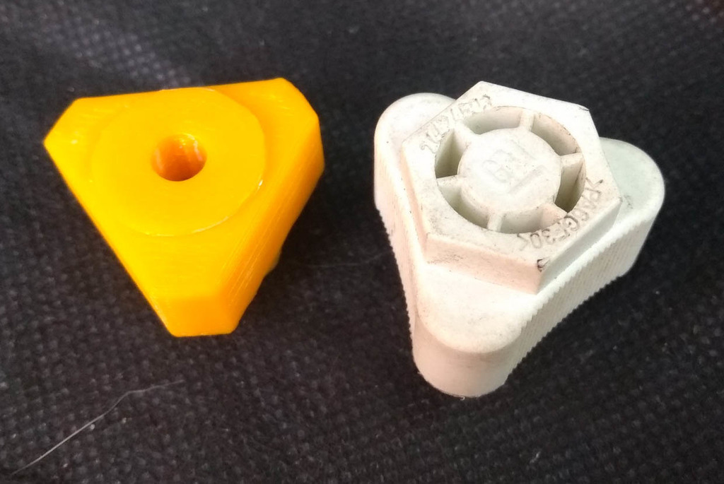 Крепление заднего фонаря OPEL/Vauxhall (резьба M5)