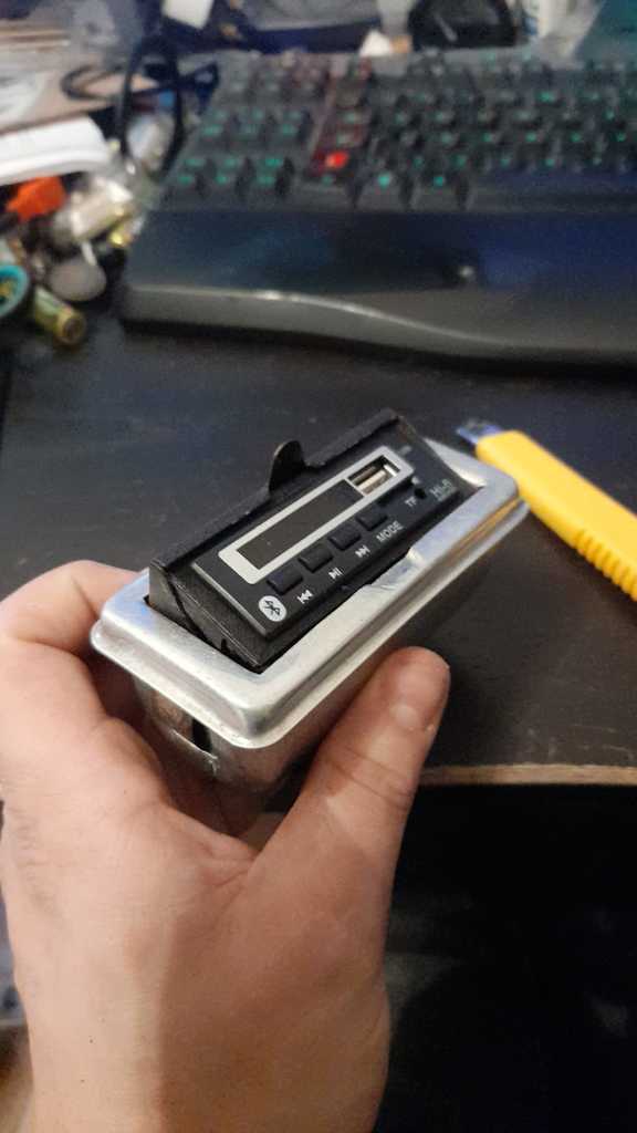 Скрытый радиоприемник для Fiat 600