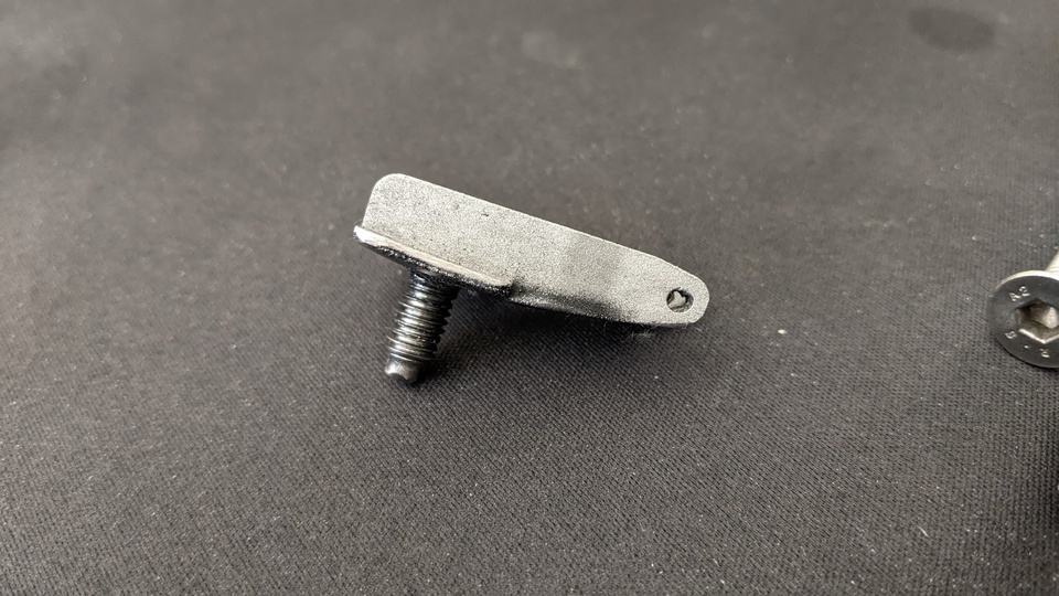 Перезапроектированная петля дверной ручки