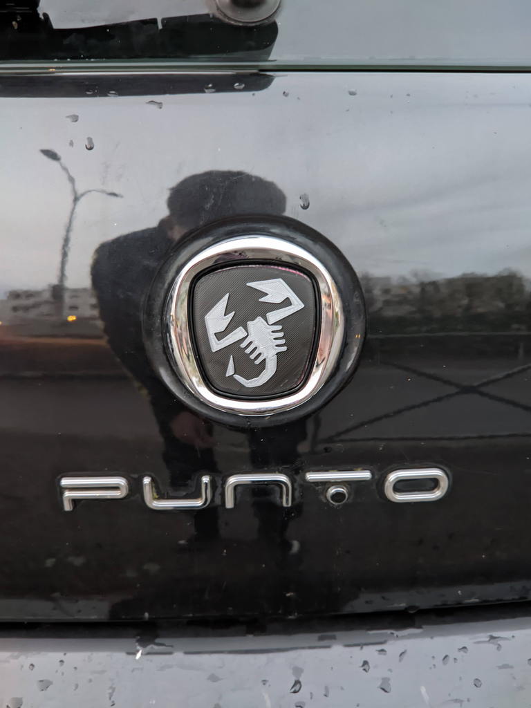 Эмблема для машины