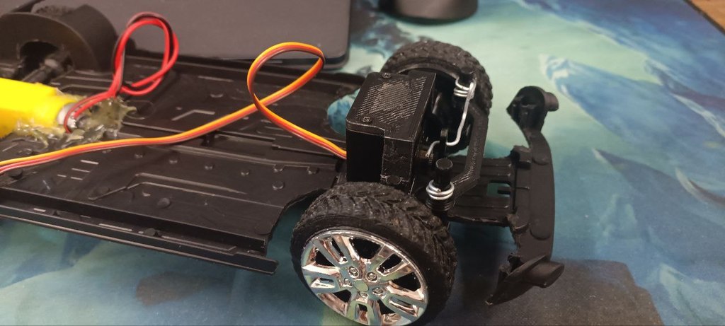 Направляющий ось для коляски FIAT Uno Attractive