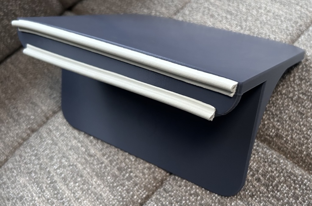 Клипса для полки в кемпере Fiat Ducato