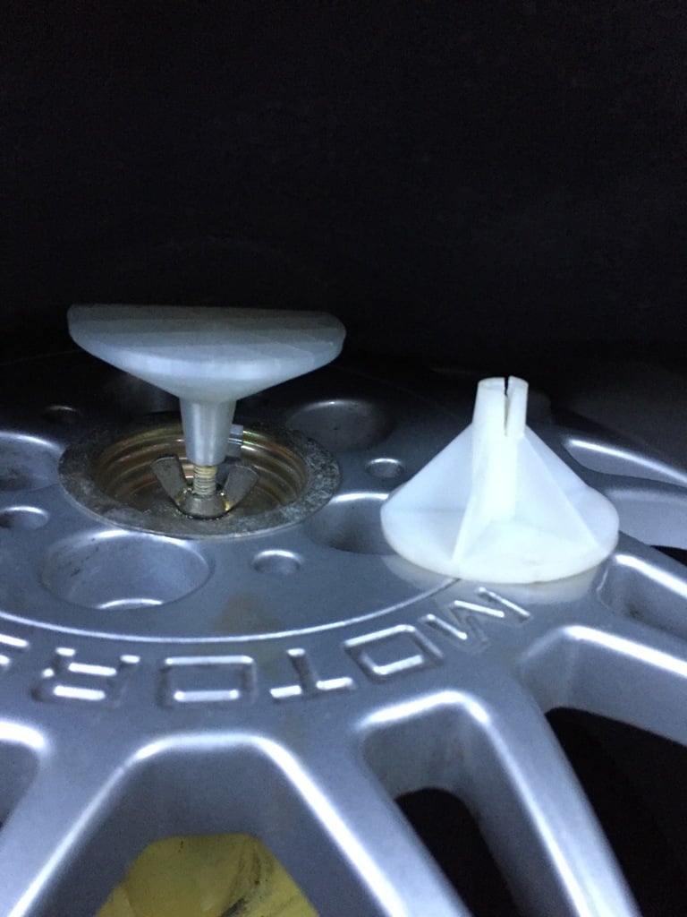 Держатель запасного колеса для багажника BMW