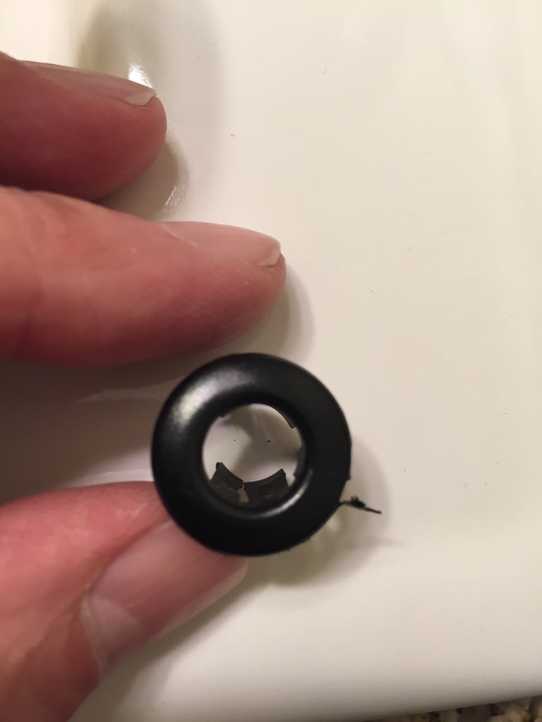 Замена втулки замка в седане BMW