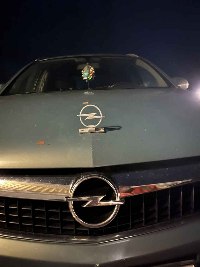 Логотип Opel в стиле Mercedes