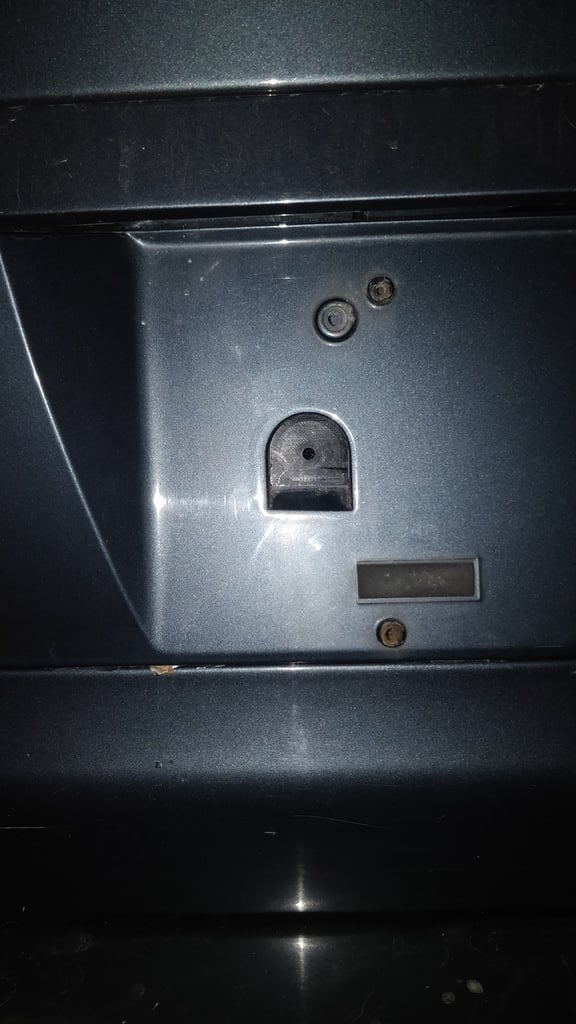 Клипса крепления номерного знака для BMW E39 Touring