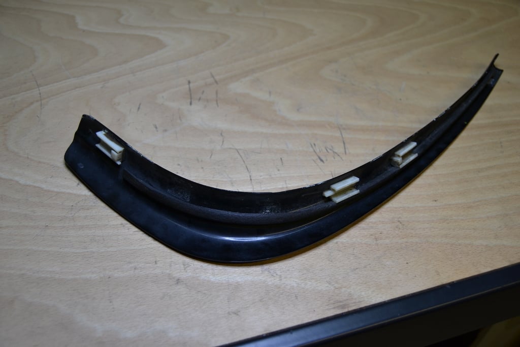 Крючки для молдинга на BMW E46