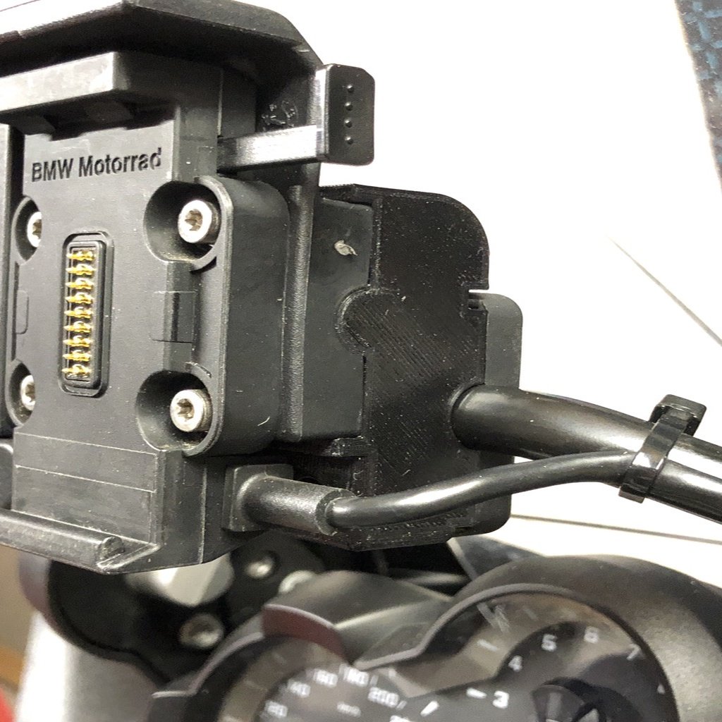 Адаптер для навигационной станции на BMW R 1200 GS LC