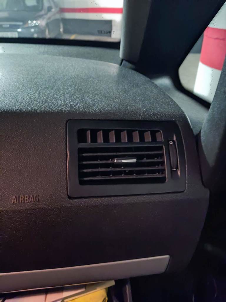 Левая рамка вентиля Opel Zafira B