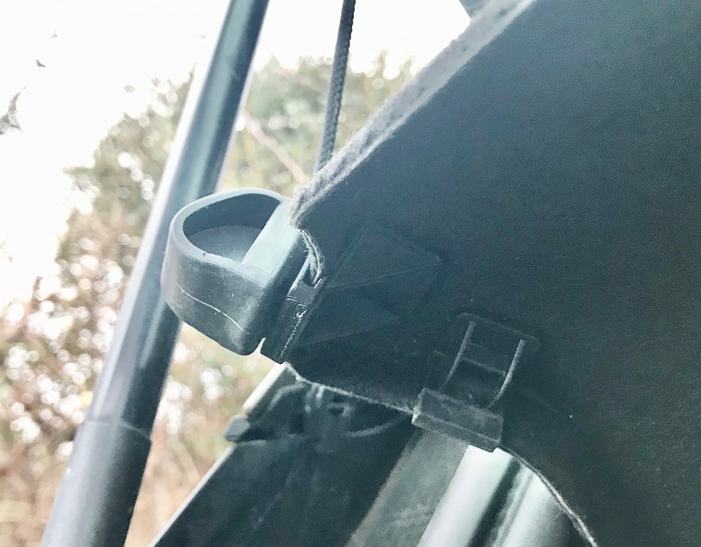 Клипса для полки BMW i3