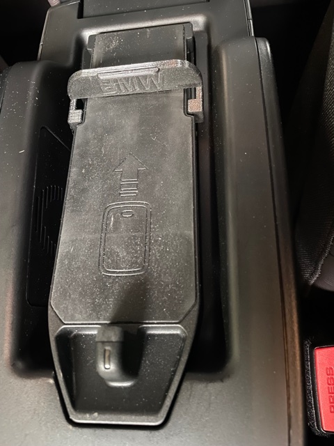 Мод для оригинального слайдера беспроводной зарядки BMW