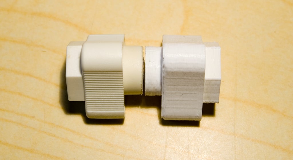 Запчасть для заднего фонаря Vectra/Astra/Signum/Zafira (гайка)