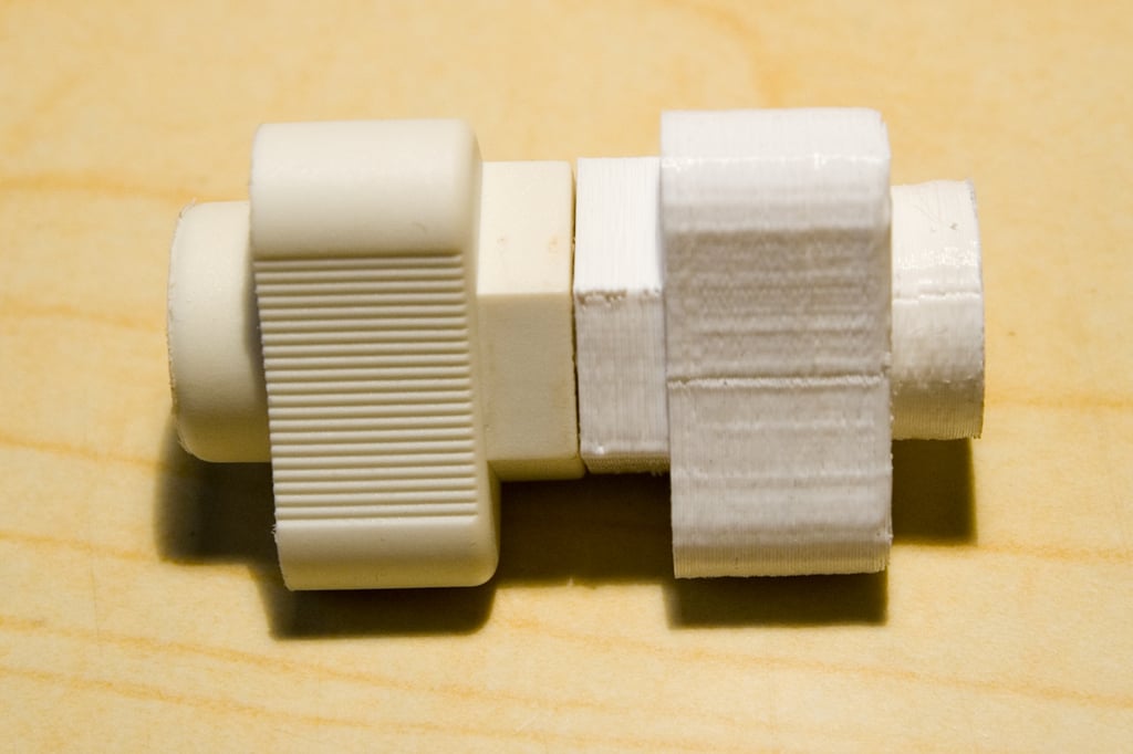 Запчасть для заднего фонаря Vectra/Astra/Signum/Zafira (гайка)