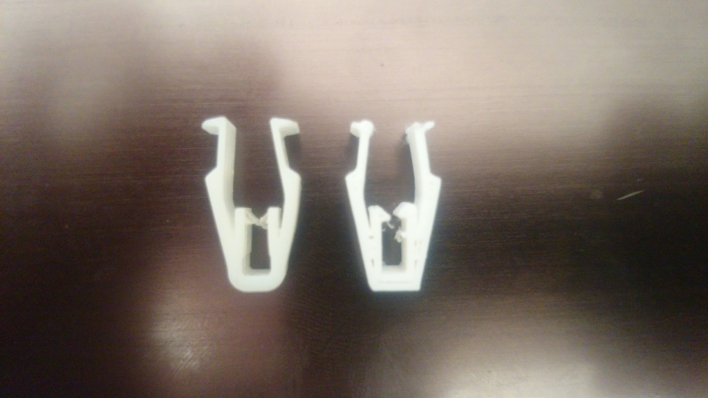 Часть крепления центральной консоли