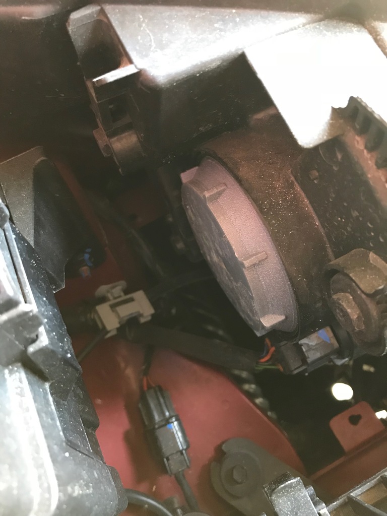 Крышка левой фары для i20