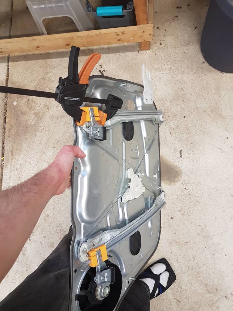 Улучшенные клипсы для окон автомобиля Geckoslayers