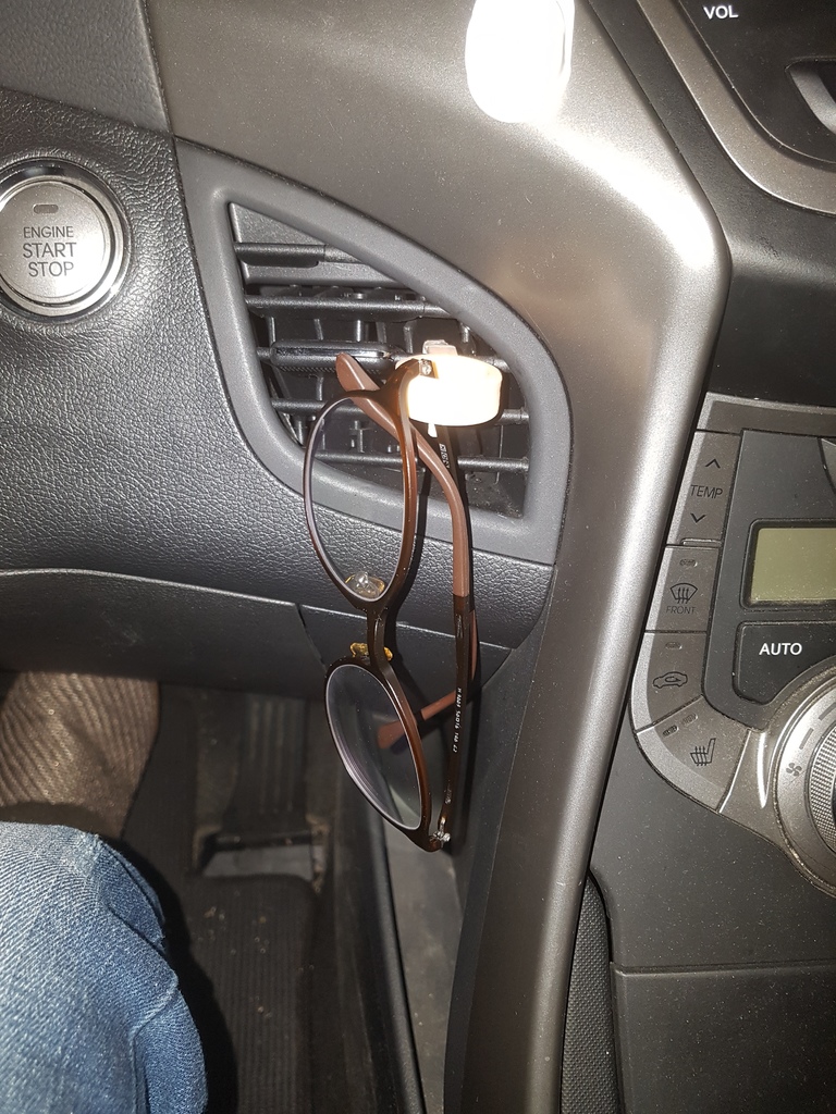 КРЕПЛЕНИЕ СТЕКЛА - ВЕНТИЛЯЦИОННОЕ ОТВЕРСТИЕ ДЛЯ АВАНТЕ ХЮНДАЙ