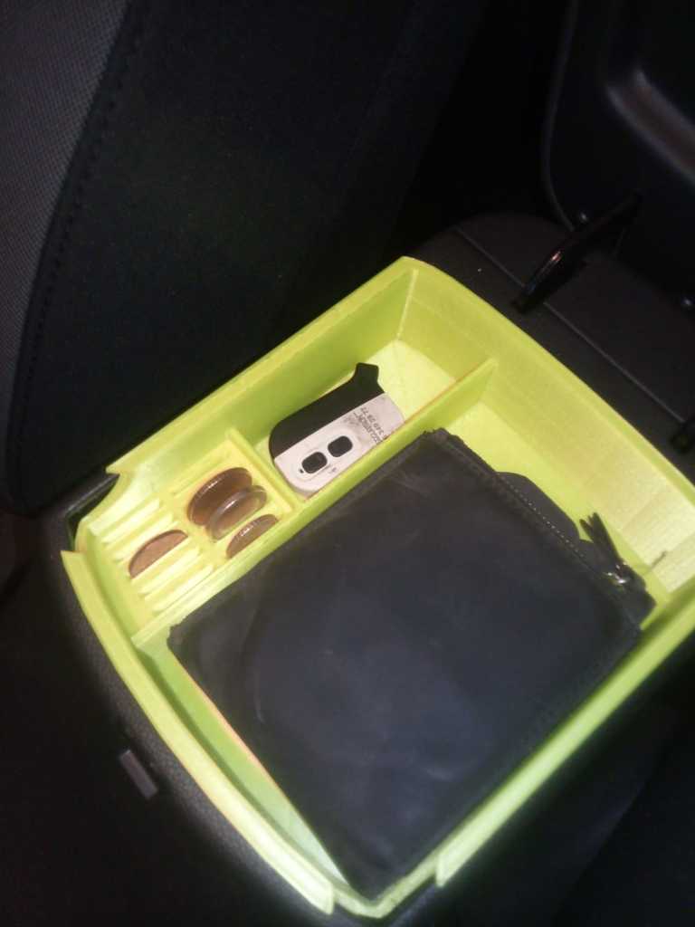 Центральный подлокотник Hyundai Kona Kauai с местом для хранения