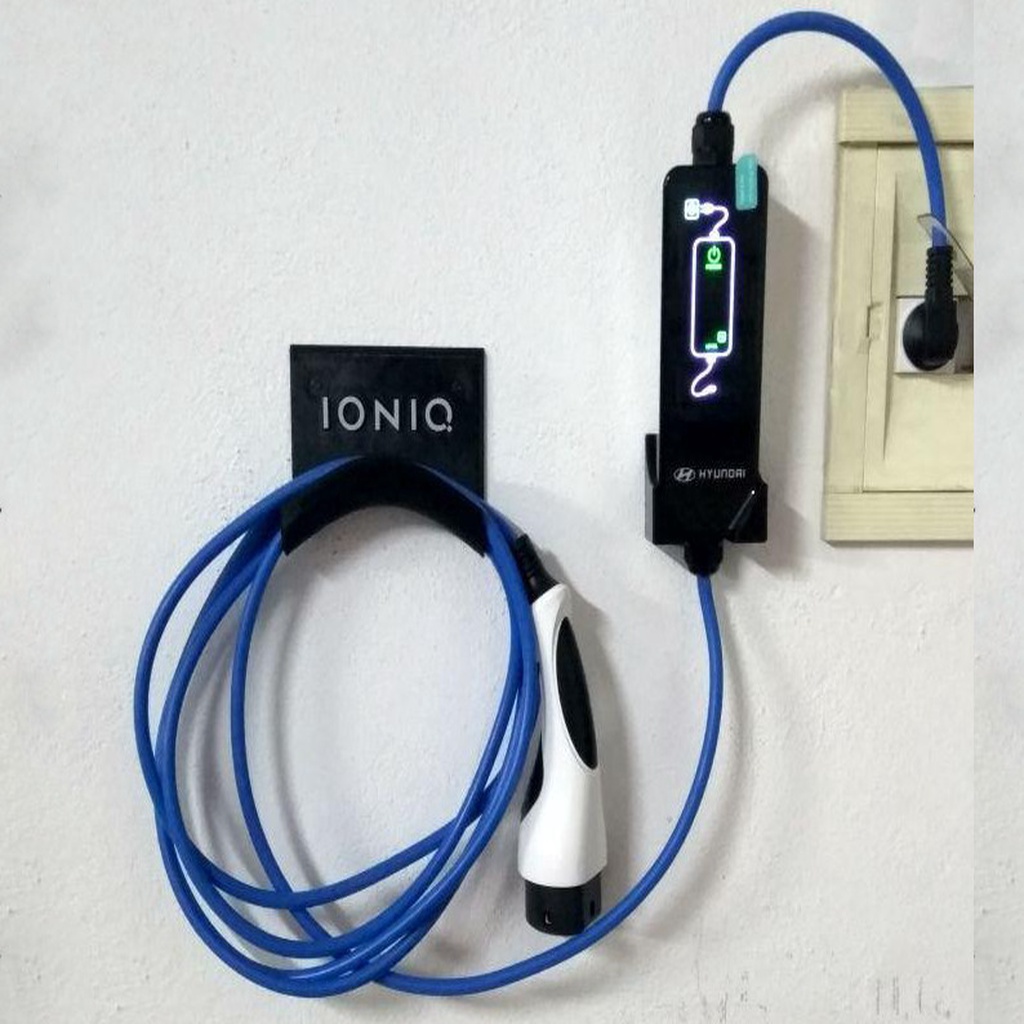 Крепление для кабеля и зарядного устройства