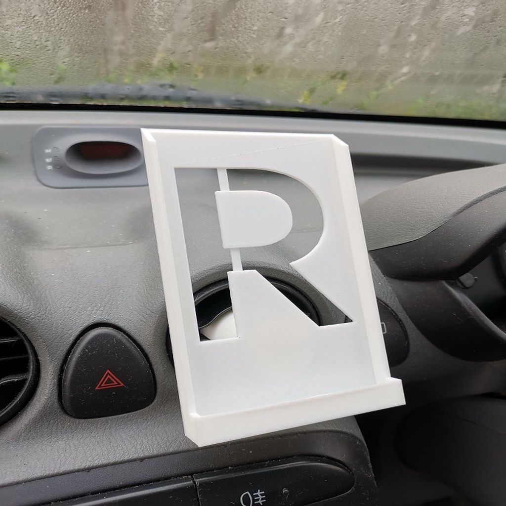 Держатель для телефона в автомобиле