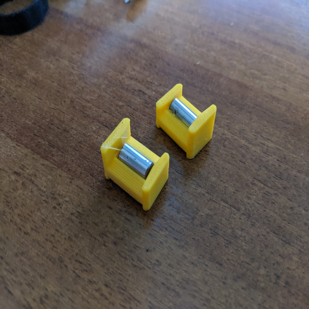 Замена стандартных пластиковых слайдеров внутри дверной обивки